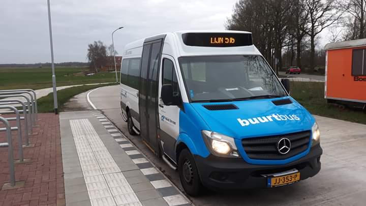 Buurtbus 516 bij keerlus Scharmer