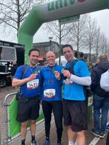 Loopgroep Hellum tijdens Lenteloop Leek 2026